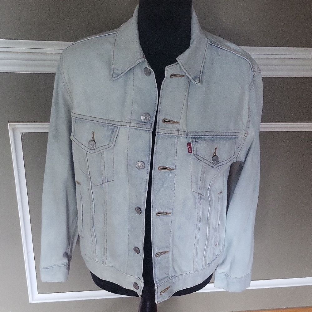 Levi's Women' Light Blue Denim Jacket Size Small